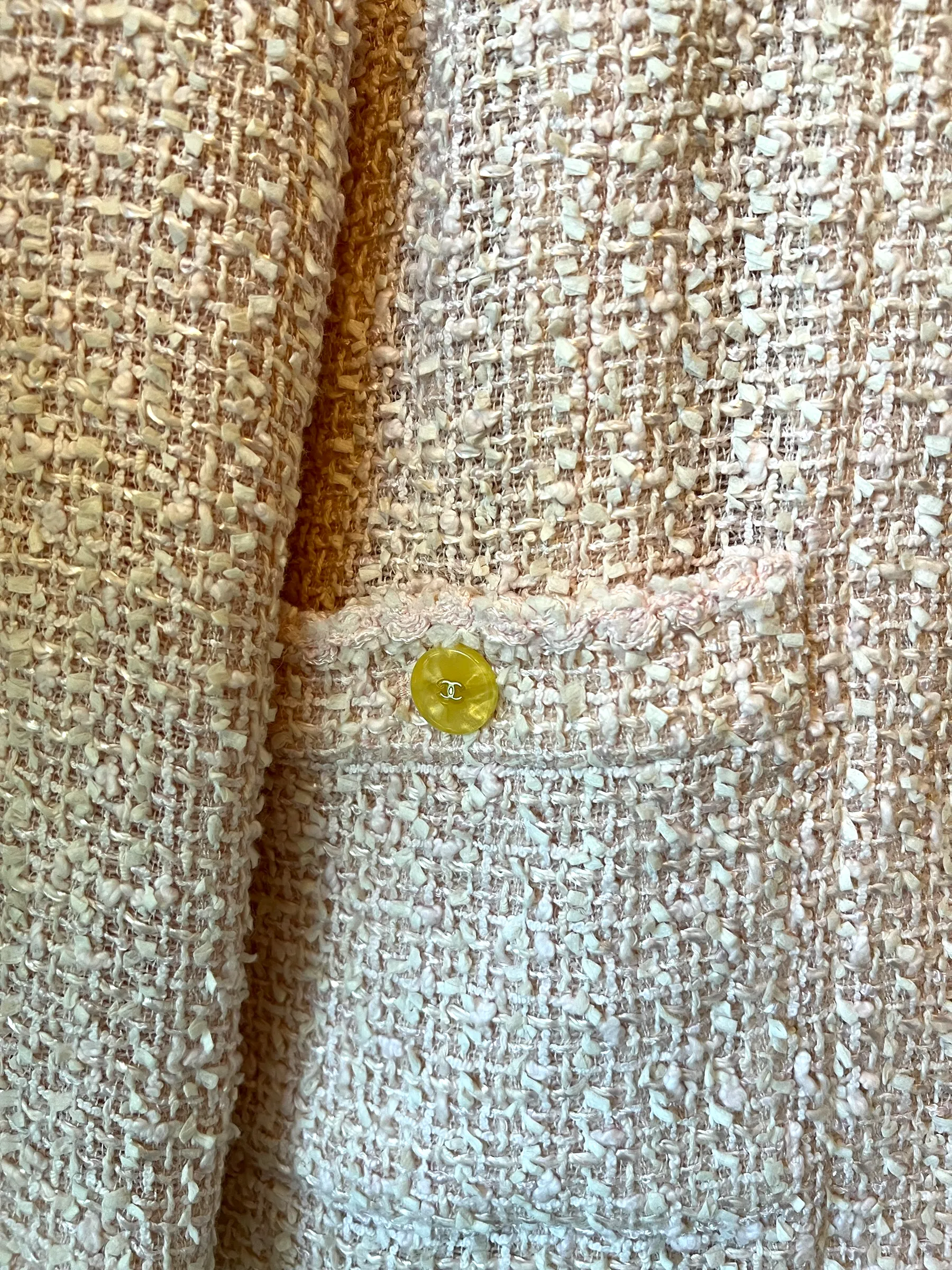 Chanel 99P Blush Pink Size 42 Tweed Jacket