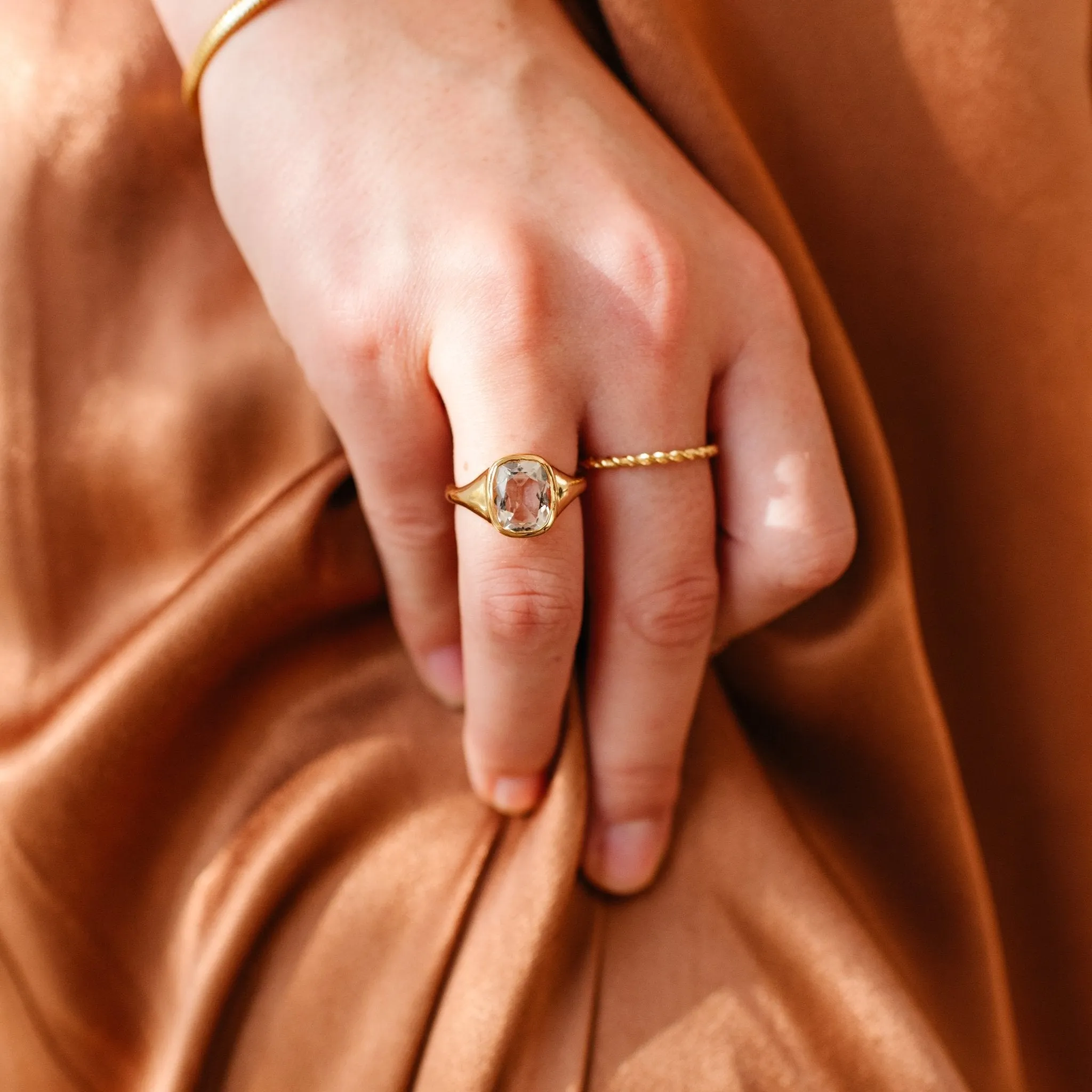 LOVE VINTAGE SIGNET RING - ROCK CRYSTAL & GOLD