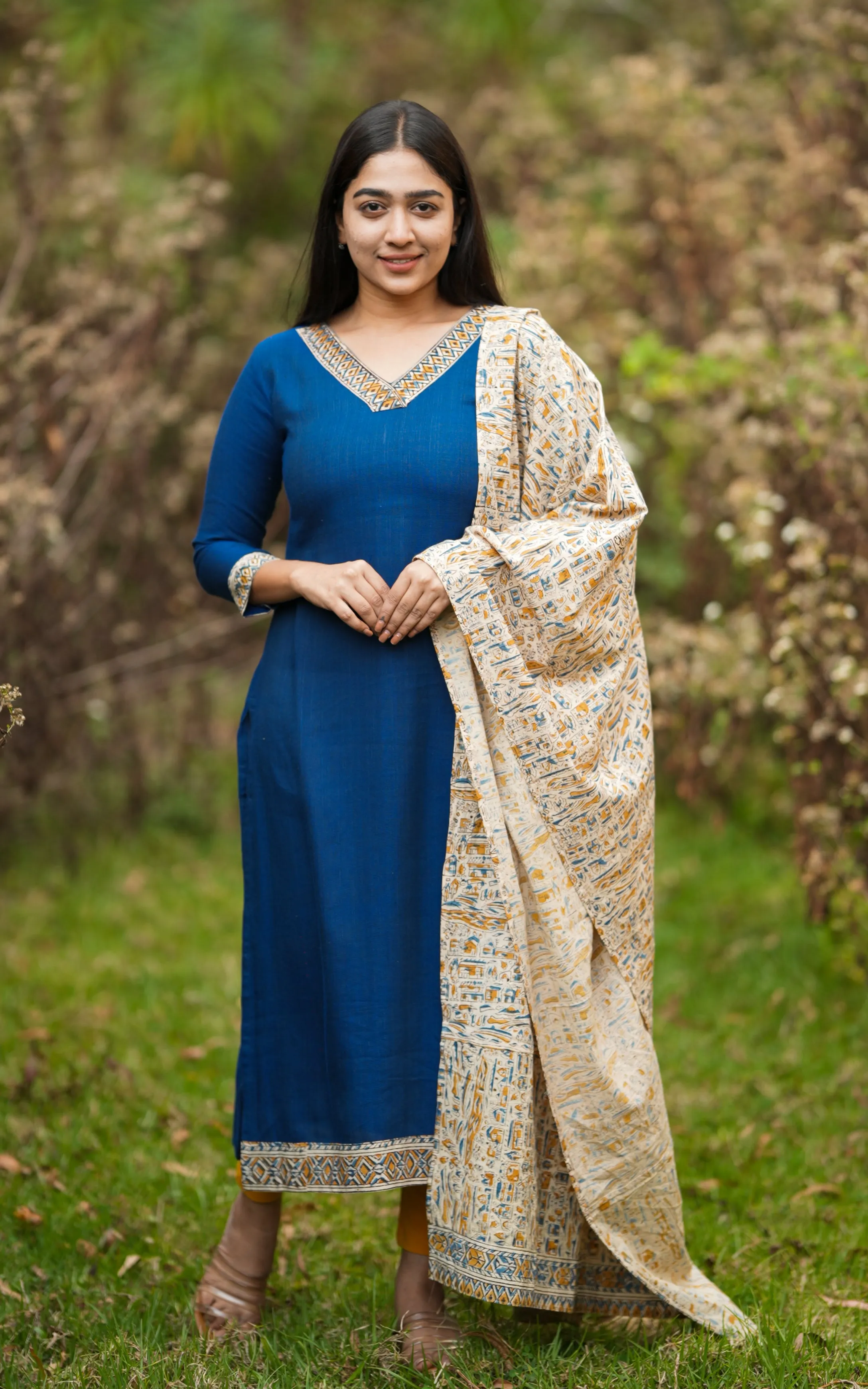 Sharadha (Kurti Dupatta)